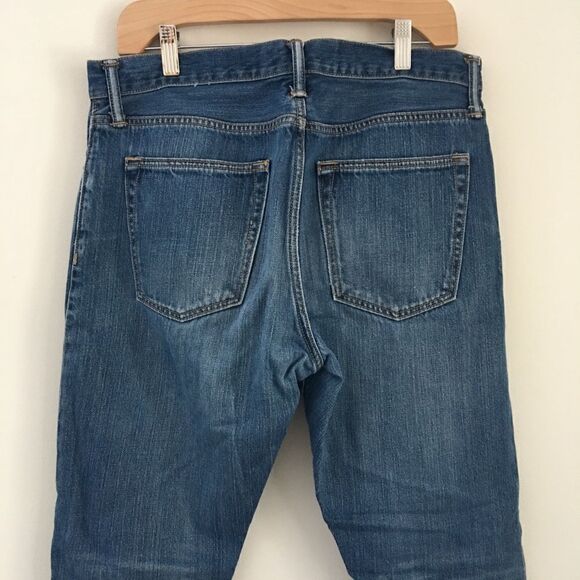 GAP Slim Dark Wash Distressed Coupe Etroite Jeans | Size 32 - Picture 9 of 9